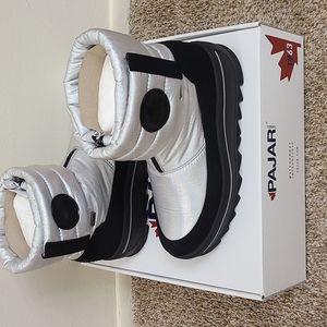 Pajar Waterproof Boots / Smoke FREE Home.